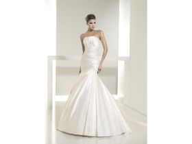 Tucan White-One--W1-Trumpet-Fit-and-Flare-Tucan-6224-Ivory-2011 mt 40 825.jpg